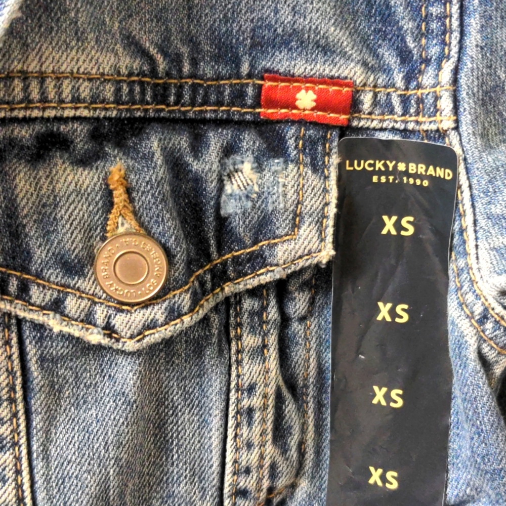 NWT ✨ Lucky Brand XS Distressed Designer Jean Jacket Blue Denim NEW WITH TAGS - Picture 3 of 5